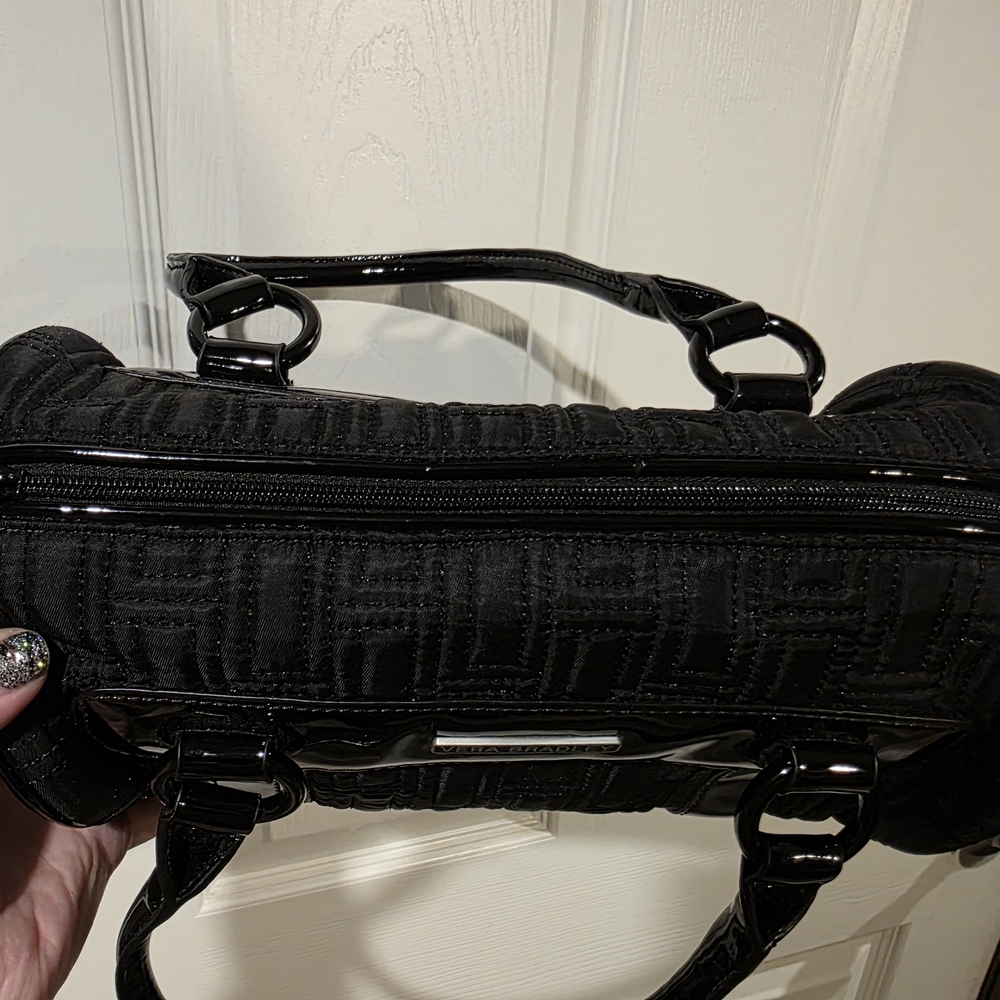 Vera Bradley small quilted barrel bag in the solid color Black - Picture 9 of 9